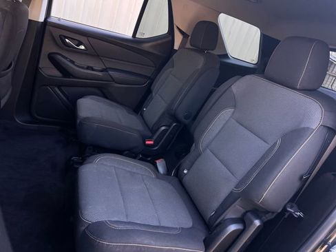Used 2019 Chevrolet Traverse LT image 19