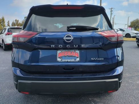 Used 2024 Nissan Rogue SV image 5