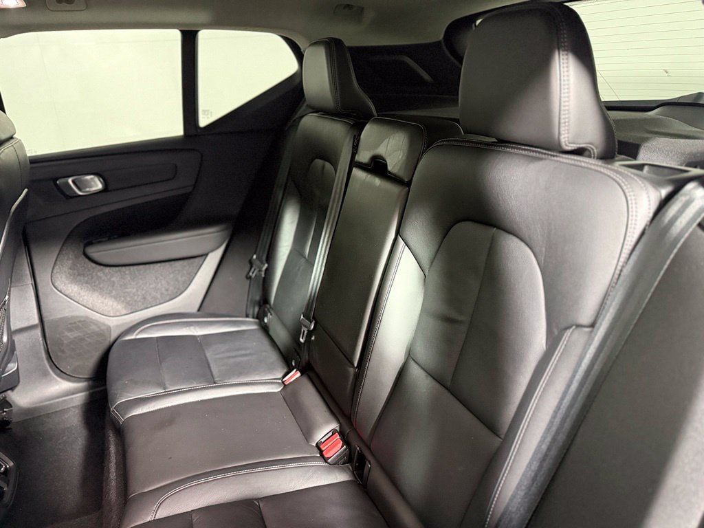 Used 2024 Volvo XC40 B5 Plus w/ Protection Package Premier AWD/4WD image 24