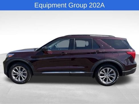 Used 2023 Ford Explorer XLT w/ Equipment Group 202A AWD/4WD image 4