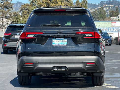 New 2026 Toyota Grand Highlander XLE image 6