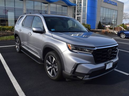 Certified 2023 Honda Pilot Elite image 2