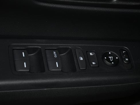 Used 2025 Honda CR-V EX-L image 10