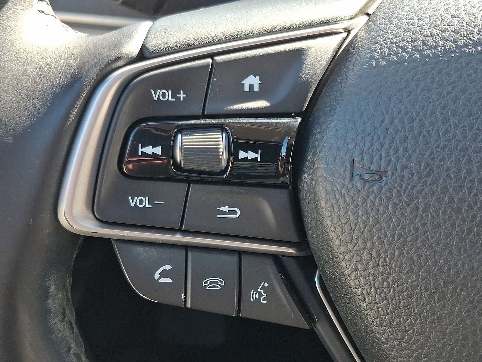 Used 2018 Honda Accord EX-L image 21