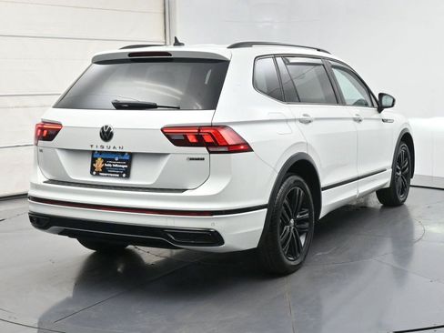 Certified 2022 Volkswagen Tiguan SE R-Line AWD/4WD image 29