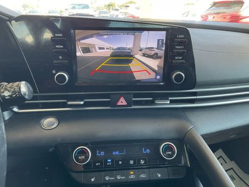 Used 2022 Hyundai Elantra SEL w/ Convenience + Premium Package image 20