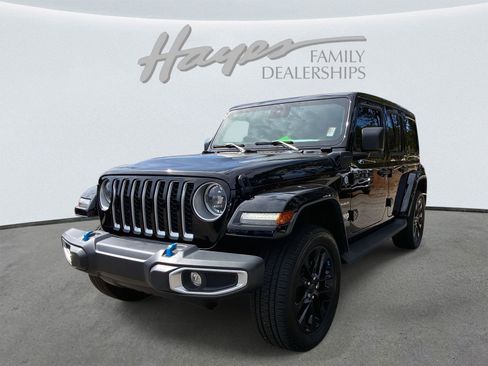 Used 2023 Jeep Wrangler Sahara w/ Cold Weather Group image 37
