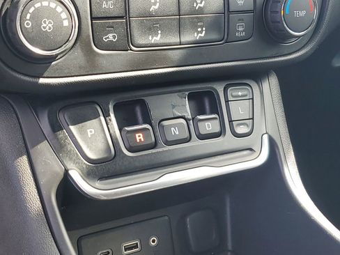 Used 2018 GMC Terrain SL image 29