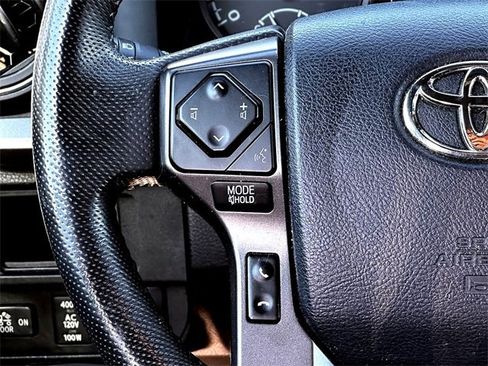 Used 2019 Toyota Tacoma TRD Sport image 16