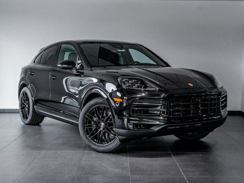 Certified 2025 Porsche Cayenne Coupe AWD/4WD image 9