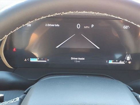 New 2025 Jeep Grand Cherokee Altitude image 12