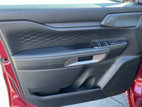 Used 2025 Ford Ranger XLT w/ Chrome Accent Package image 22