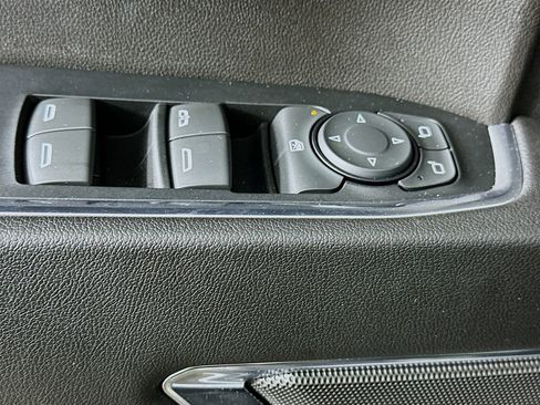 Used 2023 Chevrolet Silverado 1500 LT image 15