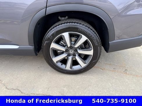 Certified 2025 Honda Pilot Elite image 11