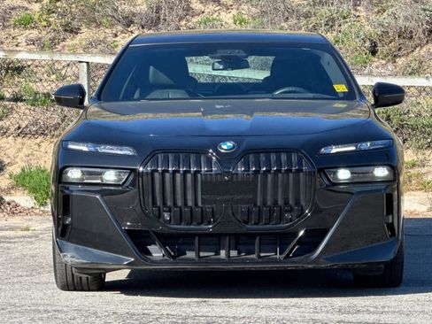 Certified 2023 BMW 760i xDrive w/ Executive Package image 10