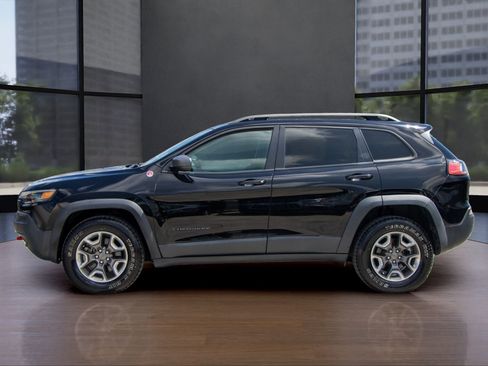 Used 2019 Jeep Cherokee Trailhawk image 11