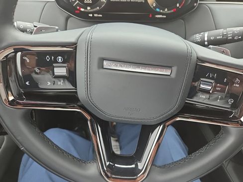 Used 2025 Land Rover Range Rover Sport Dynamic SE AWD/4WD image 18