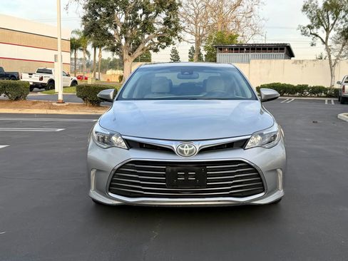Used 2018 Toyota Avalon Limited image 8