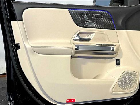 New 2026 Mercedes-Benz GLB 250 4MATIC image 11