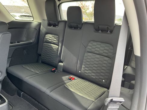 New 2025 Nissan Pathfinder SV w/ SV Premium Package image 16