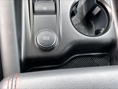 Certified 2025 Ford Explorer Active AWD/4WD image 32