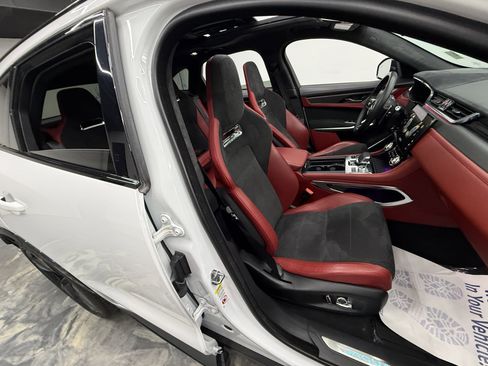 Used 2022 Jaguar F-PACE SVR image 26