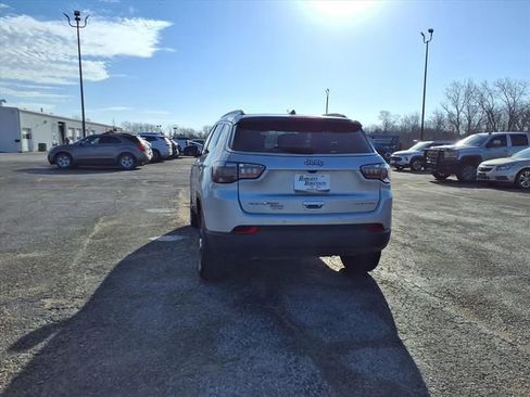 Used 2025 Jeep Compass Limited image 24