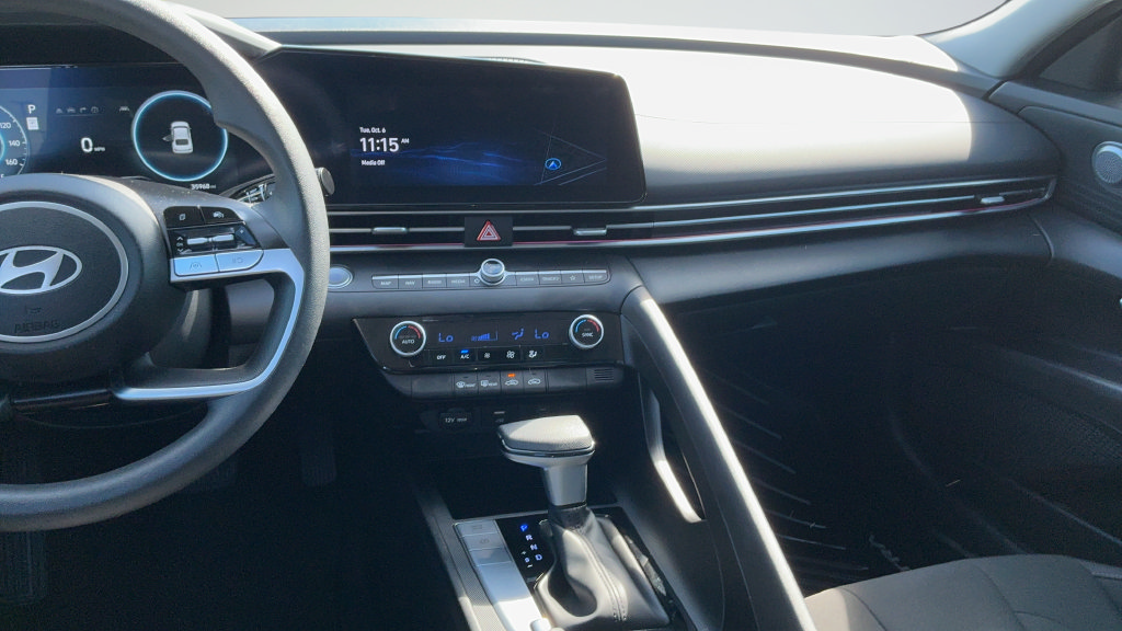 Used 2024 Hyundai Elantra SEL FWD image 8