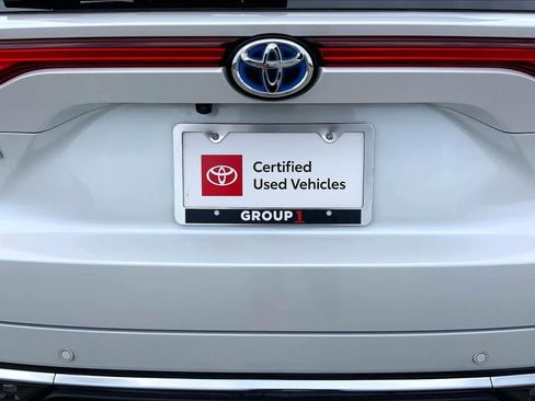 Used 2024 Toyota Venza XLE AWD/4WD image 10