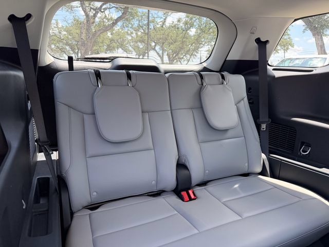 Used 2026 Ford Explorer Active w/ Active Comfort Package RWD image 19