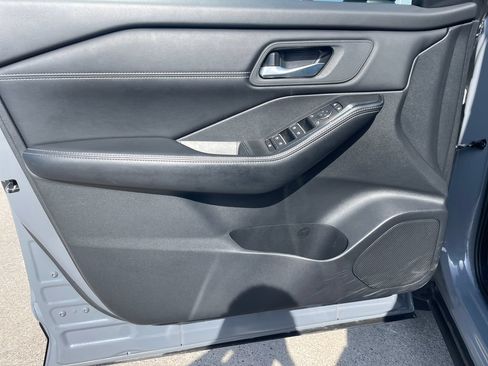 Certified 2025 Nissan Rogue SL AWD/4WD image 21