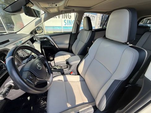 Used 2017 Toyota RAV4 Limited w/ Protection Package image 8