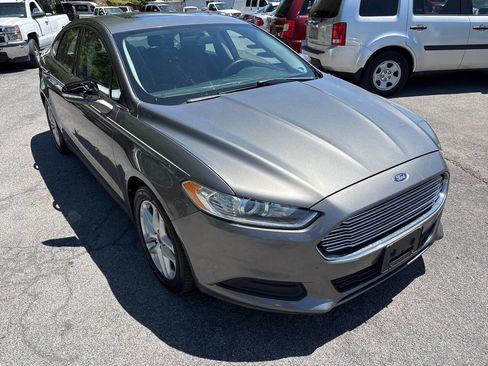 Used 2014 Ford Fusion SE FWD image 4