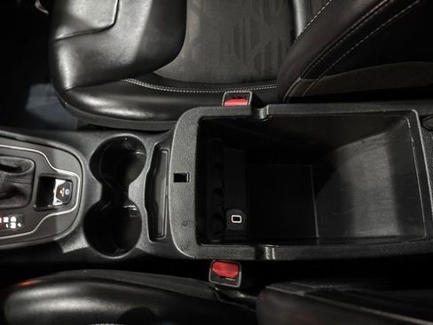 Used 2022 Jeep Cherokee Latitude w/ Sun & Sound Group image 27