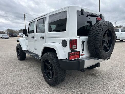 Used 2015 Jeep Wrangler Unlimited Sahara w/ Max Tow Package image 5