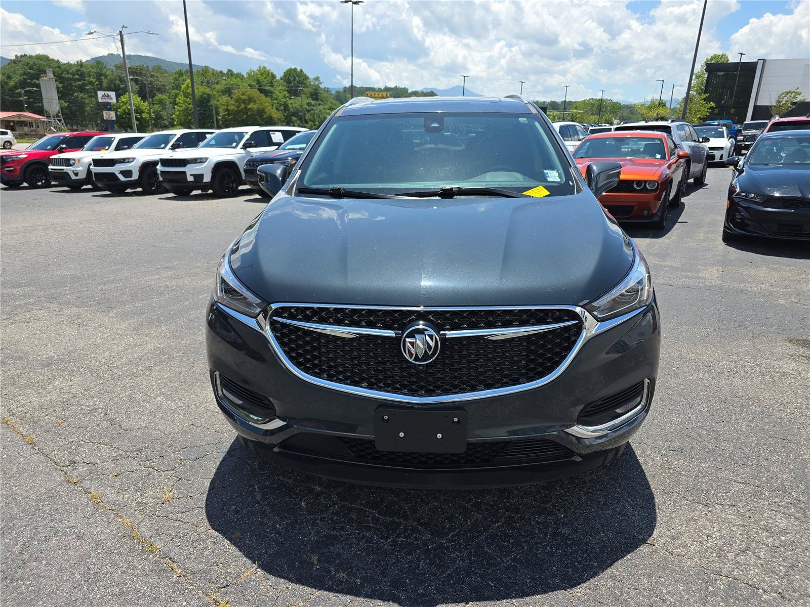 Used 2021 Buick Enclave Avenir w/ Avenir Technology Package FWD image 8