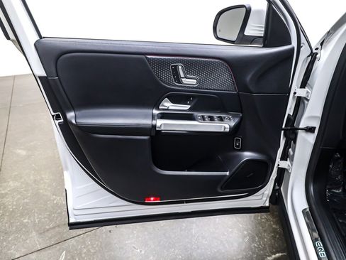 Used 2024 Mercedes-Benz EQB 250+ image 21