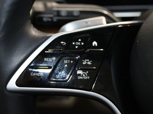 Used 2025 Mercedes-Benz GLS 450 4MATIC image 19