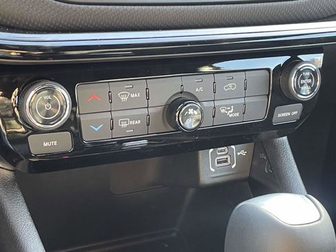 New 2026 Jeep Compass Latitude image 14