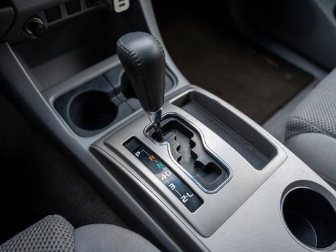 Used 2011 Toyota Tacoma TRD Off Road Double Cab 6' Bed image 19