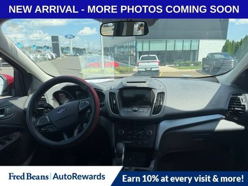 Used 2018 Ford Escape SE w/ SE Sync 3 Package AWD/4WD image 11