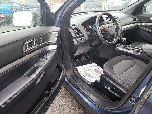 Used 2018 Ford Explorer XLT AWD/4WD image 20