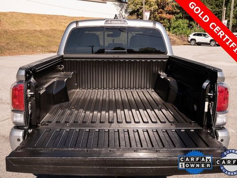 Used 2022 Toyota Tacoma TRD Sport w/ Technology Package image 7