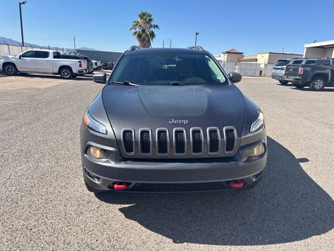 Used 2016 Jeep Cherokee Trailhawk w/ Leather Interior Group AWD/4WD image 8