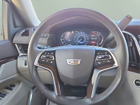 Used 2017 Cadillac Escalade Luxury AWD/4WD image 12