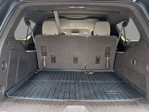 Used 2022 Chevrolet Suburban LT AWD/4WD image 36