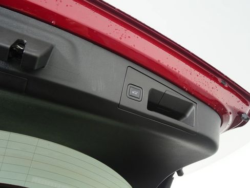 Used 2024 Cadillac XT4 Premium Luxury w/ Cold Weather Package image 18