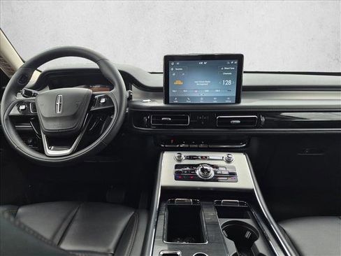 Used 2024 Lincoln Aviator 2WD w/ Premium Package image 18
