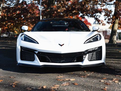 Used 2024 Chevrolet Corvette Z06 w/ Stealth Interior Trim Package RWD image 21