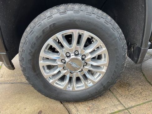 Used 2022 Chevrolet Silverado 3500 High Country image 32